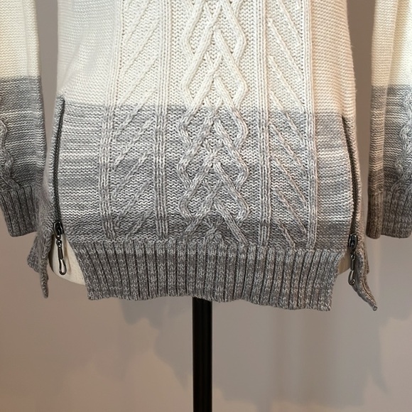 Max Studio Knit Sweater SZ M Unique Zippers in Front Gray/White - Picture 4 of 12